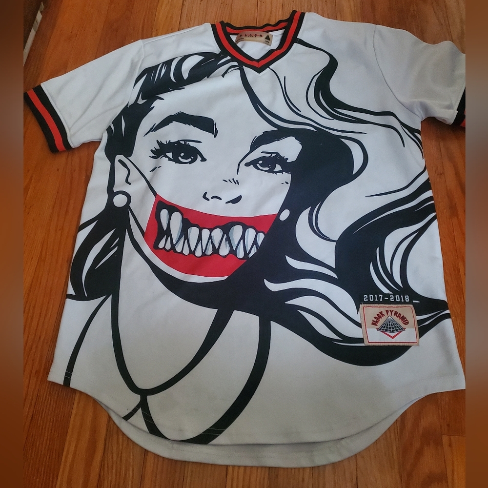 Black Pyramid White and Black Graphic  Jersey Mens Sz L